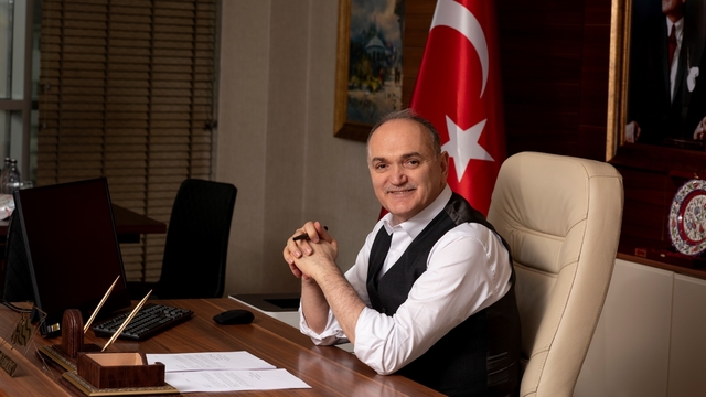 Başkan Özlü, "Tatilde sporu ve kitap dostluğunu unutmayın"