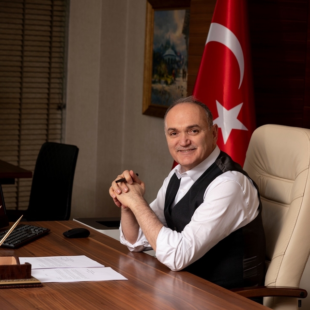 Başkan Özlü, "Tatilde sporu ve kitap dostluğunu unutmayın"