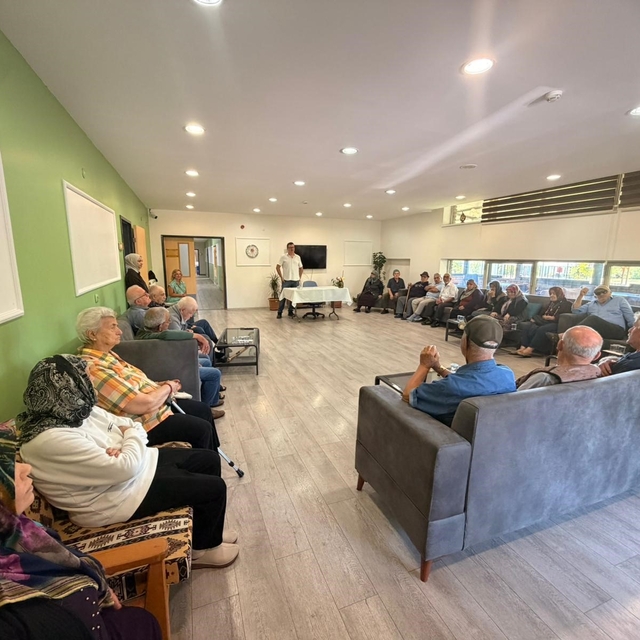 Yaşlılar için güvenli ve sağlıklı yaşam alanları ele alındı