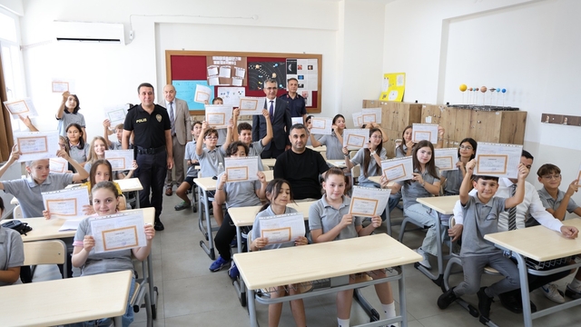Söke'de 21 bin 537 öğrenci karne sevinci yaşadı