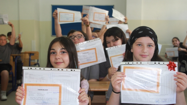 Ordu'da 123 bin öğrencinin karne heyecanı