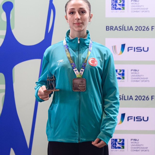 Egeli sporcu Liyne Nisa Akgül'den çifte dünya ikinciliği