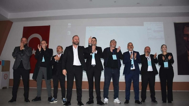Altay'da kongre rafa kalktı