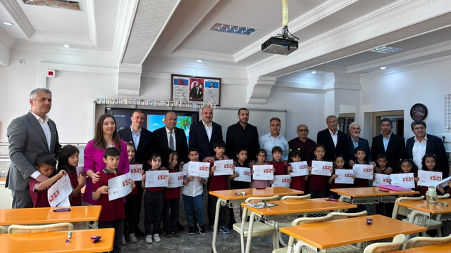 Alaca'da 4 bin 503 öğrenci karne alarak tatile girdi