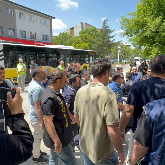 Leyla Aydemir davasında karar: Amcaya müebbet, 6 sanığa beraat
Duruşma sonr...
