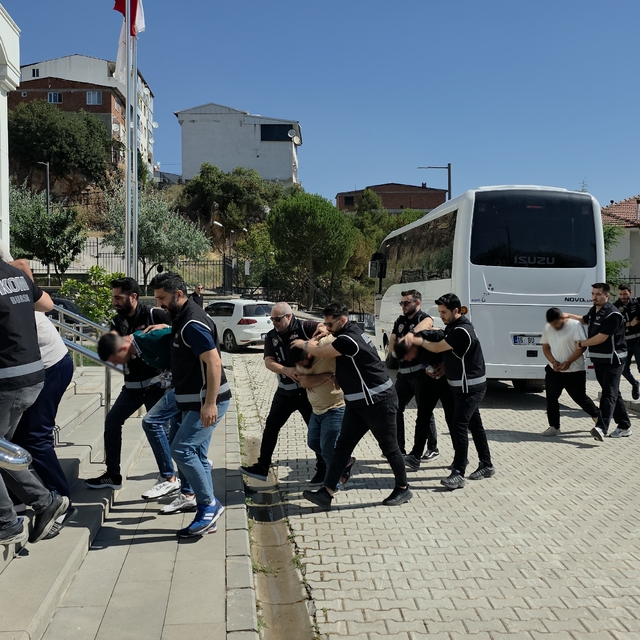 Kira anlaşmazlığı nedeniyle ev kurşunlayan suç örgütü üyesi 9 şüpheli gözal...
