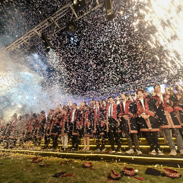 TÜBİTAK Fen Lisesi ilk mezunlarını verdi: 84 öğrenci mezun oldu
Sanayi ve T...