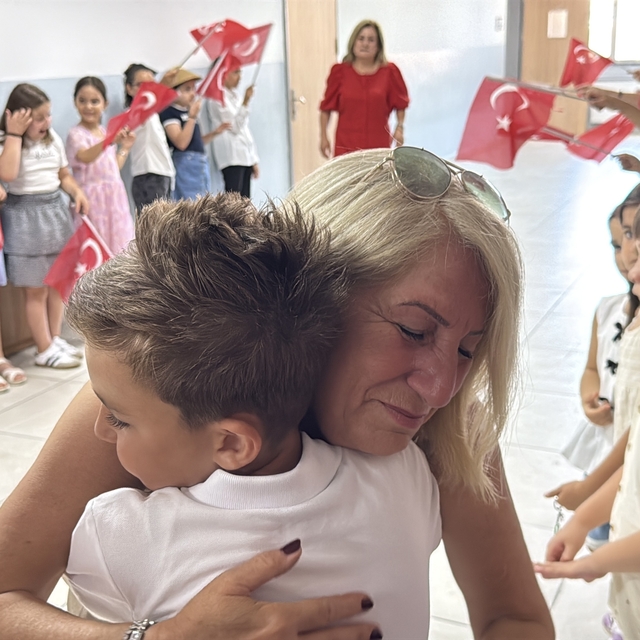 Zonguldak'ta emekli olan öğretmenlere duygusal veda