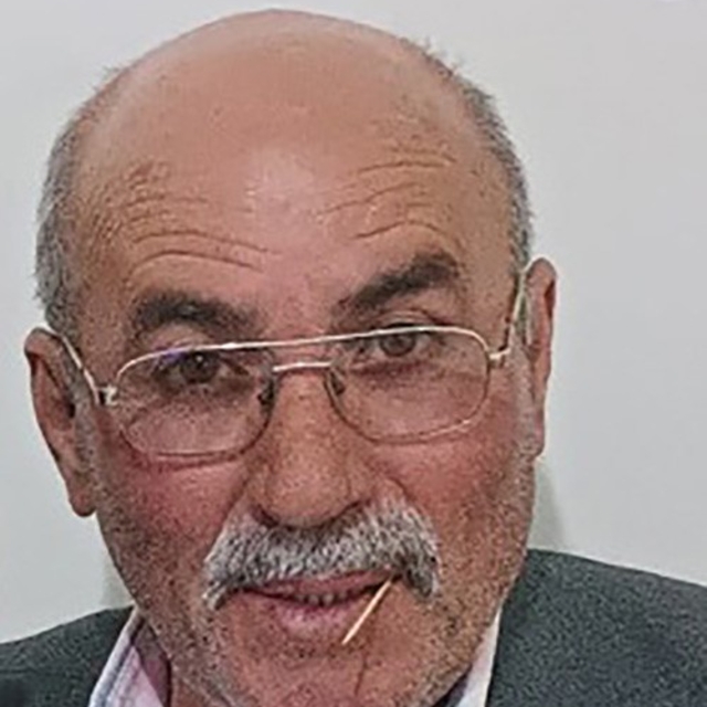 Hafif ticari aracın çarpması sonucu ağır yaralanan belediye işçisi hayatını...
