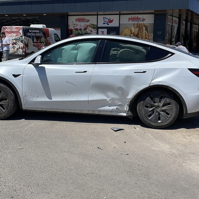 Sivas'ta otomobiller çarpıştı: 3 yaralı