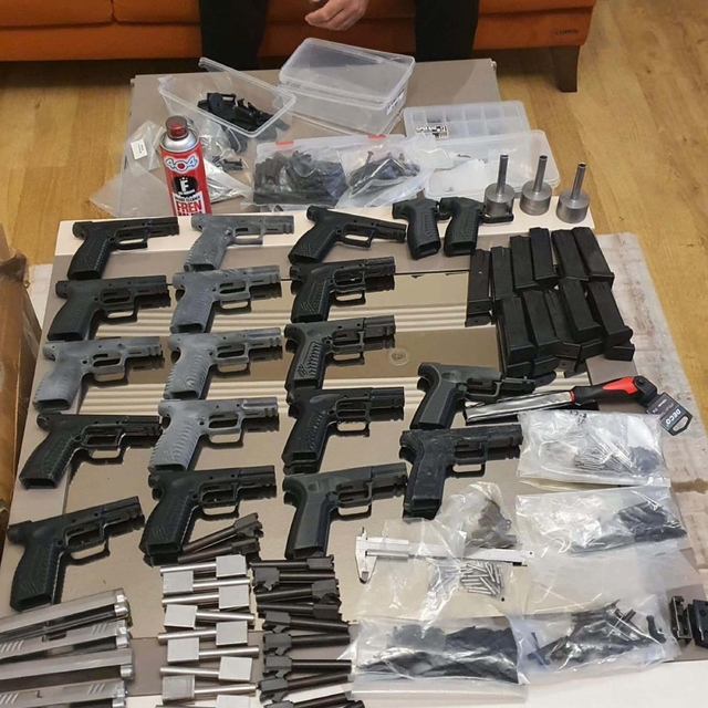 İzmir'de suç örgütlerine operasyon: 38 gözaltı