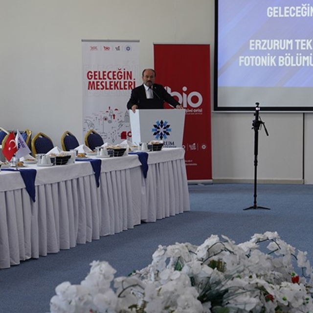 ETÜ'de yeni açılan fotonik bölümünün lansmanı gerçekleştirildi