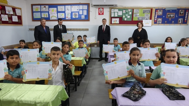 Kilis'te 45 bin 713 öğrenci karne aldı