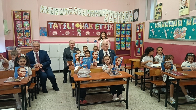 Edirne'de öğrenciler karne sevinci yaşadı
