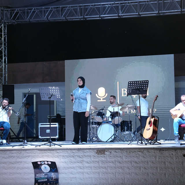 Çubuk'ta öğretmenler konser verdi