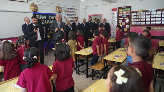 Muş'ta 96 bin 341 öğrenci karne heyecanı yaşadı