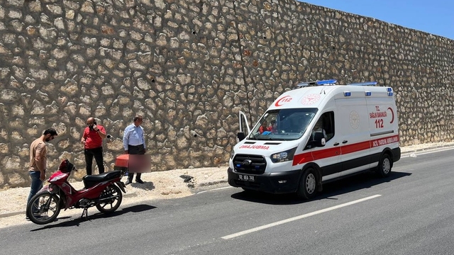 Kontrolden çıkan motosiklet devrildi: 1 yaralı