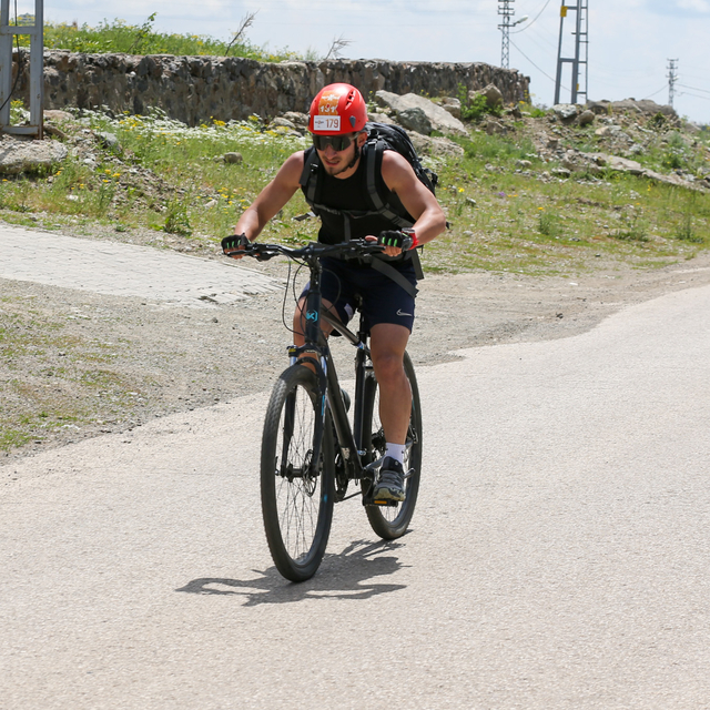 Erzurum'daki PalanExtreme'de 6 ülkeden sporcular, Karayazı'da pedal çevirdi