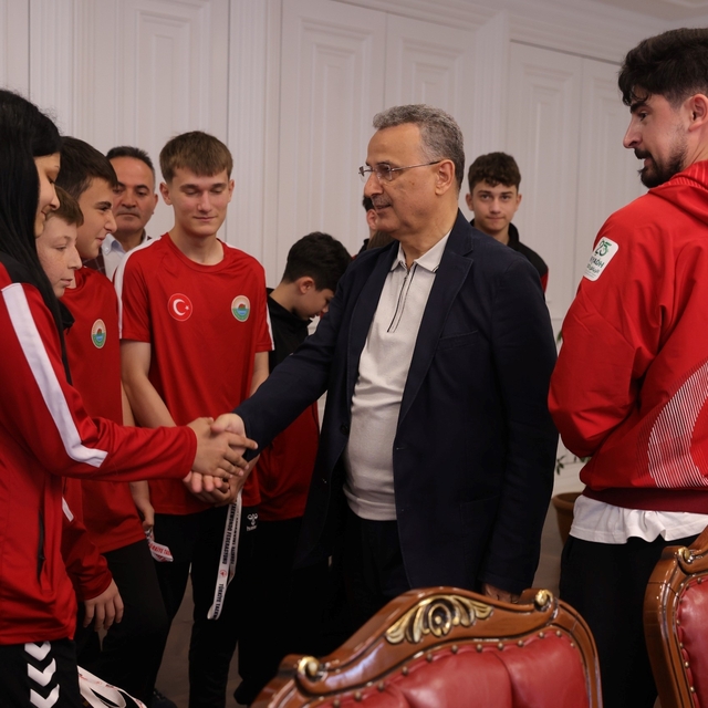 Başkan Kurnaz: "Avrupa üçüncüsü olan sporcumuz bizleri gururlandırdı"
Avrup...