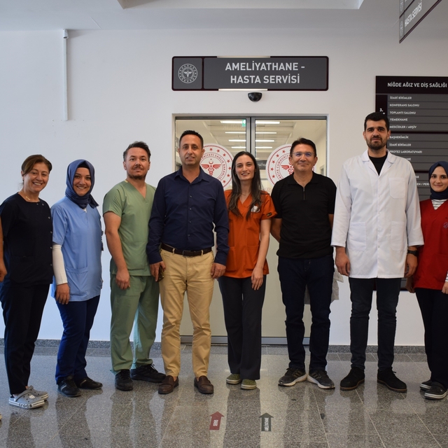 Niğde Ağız ve Diş Sağlığı Hastanesi'nde ilk ameliyat başarıyla gerçekleştir...