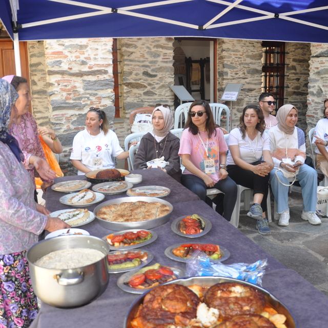 Gıda teknolojisi ve yiyecek-içecek hizmetleri öğretmenleri Birgi'de buluştu