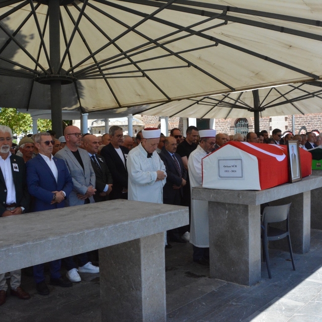 Eski milletvekili Orhan Sür'ün cenazesi Balıkesir'de toprağa verildi