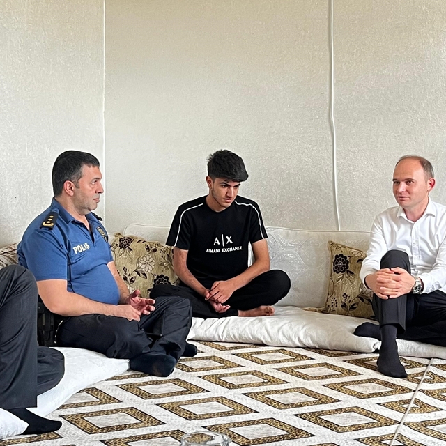 Okul saldırısında yaralanan öğrencilere karneleri evlerinde verildi