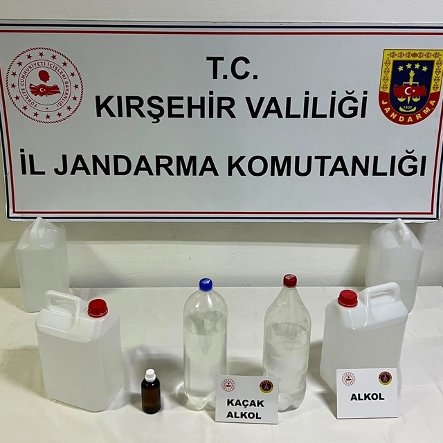 Kırşehir'de 17,5 litre etil alkol ve sahte içki ele geçirildi