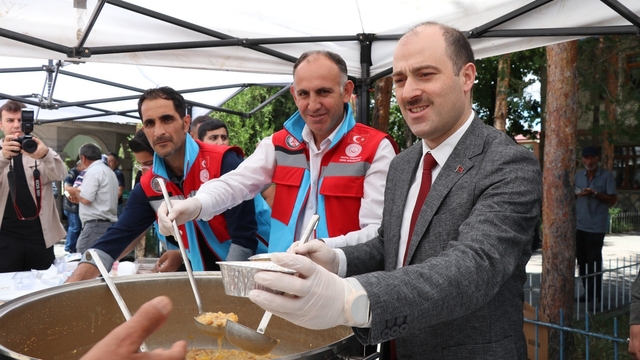 Oltu'da aşure coşkusu