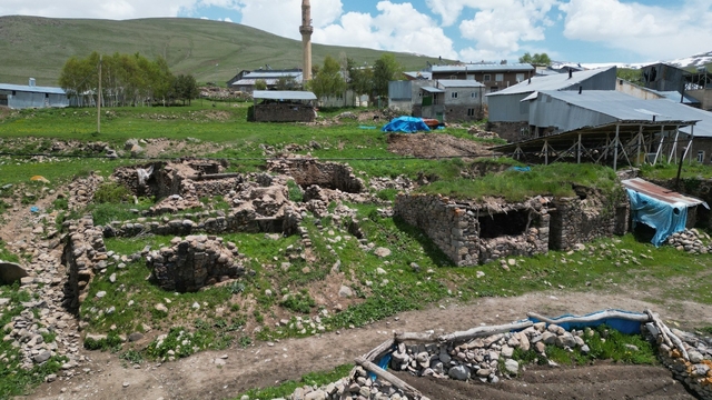 Aziziye'de metruk yapılara geçit yok
