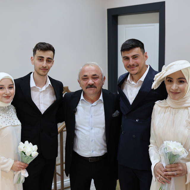 Çankırı'da aynı gün evlenen iki kuzen birbirlerinin nikah şahidi oldu