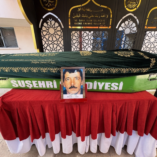 Sivas'ta vefat eden Kıbrıs gazisi son yolculuğuna uğurlandı