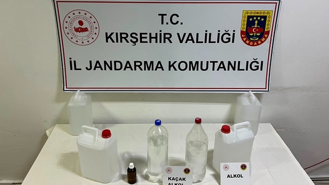 Kırşehir'de kaçak alkol üretimine jandarma operasyonu: 22 litre kaçak ürün ele geçirildi