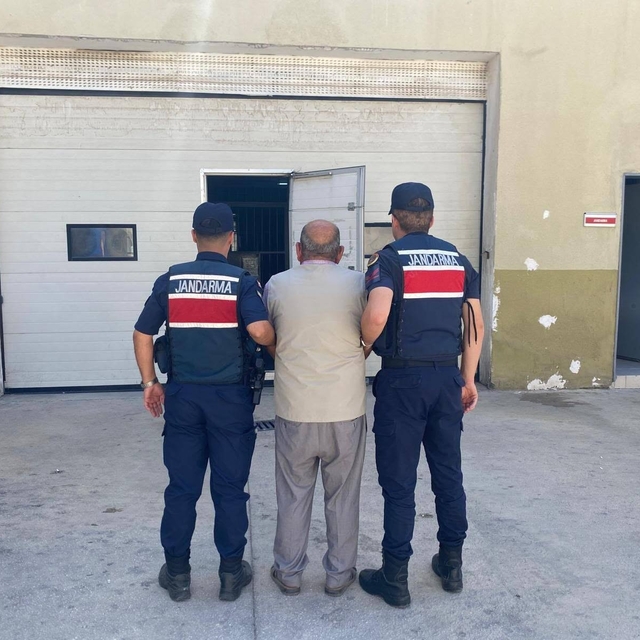 Gaziantep'te kesinleşmiş cezayla aranan 2 şahıs yakalandı