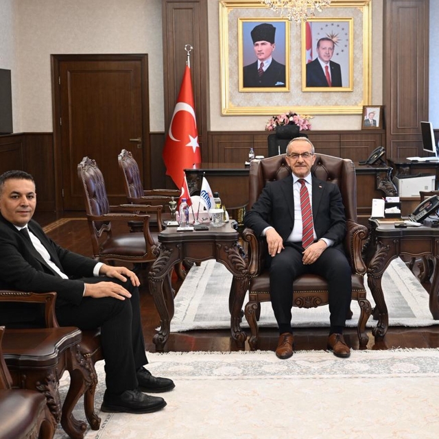 MTSO Yönetim Kurulu Başkanı Sadıkoğlu'ndan Vali Yavuz'a ziyaret
Başkan Sadı...