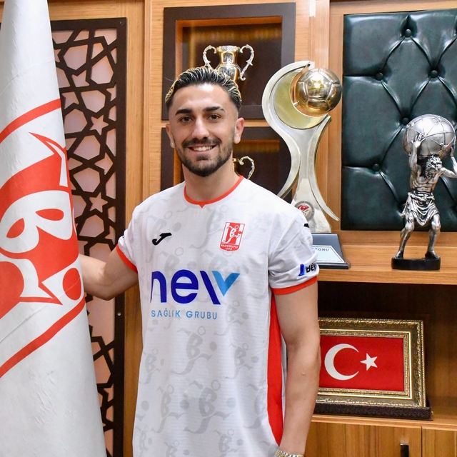 Balıkesirspor, Ferit Özler'i renklerine bağladı