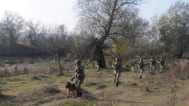 Sınırda 2 FETÖ hükümlüsü yakalandı