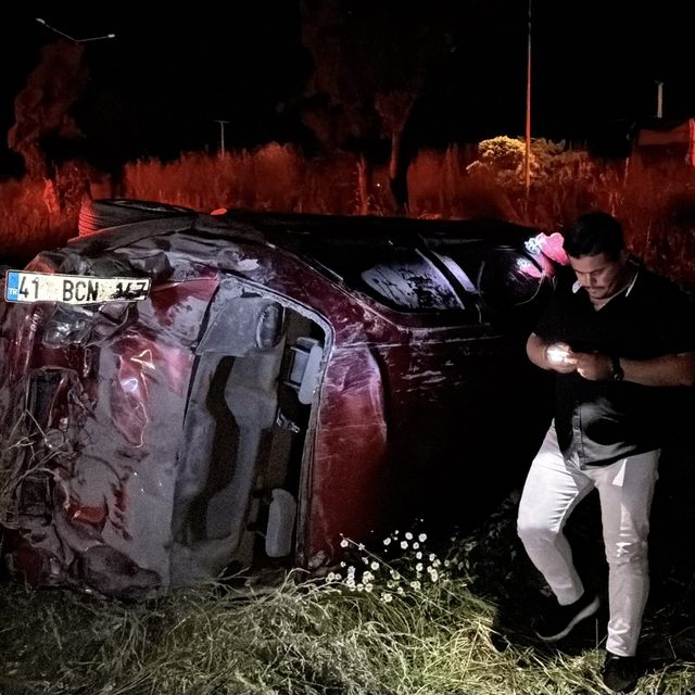 Bolu'da kontrolden çıkan otomobil takla attı: 2 yaralı
