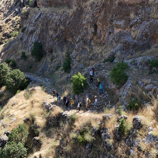 Kokartlı rehberler 541 kilometrelik Kral Yolu rotasını gezdi
Diyarbakır'da...