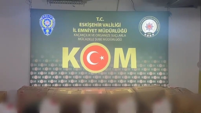 Eskişehir'de kaçak alkol operasyonu
2 bin 85 litre etil alkol ele geçirildi, 1 şahıs tutuklandı