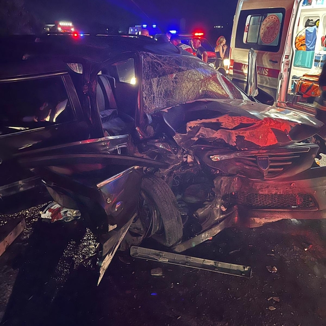 Kırklareli'nde iki otomobilin çarpıştığı kazada 2 kişi öldü