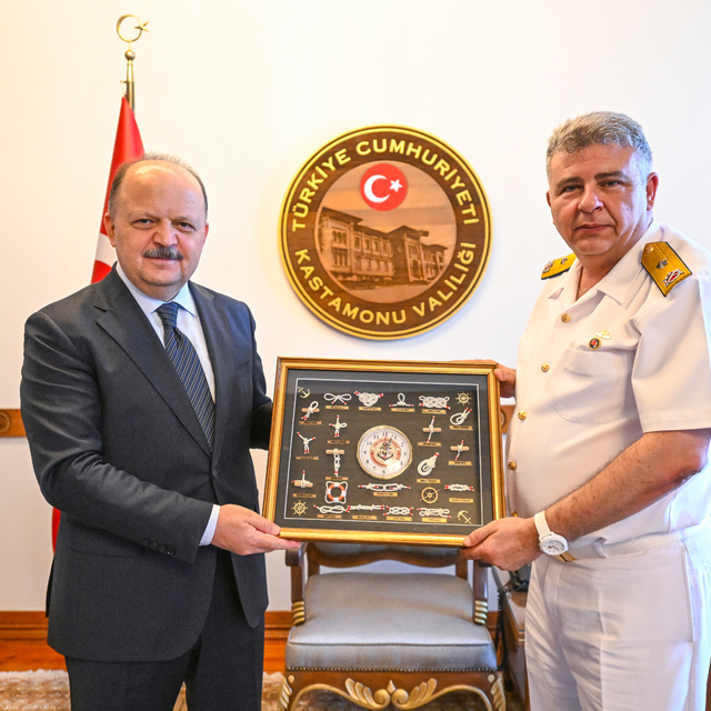 Sahil Güvenlik Karadeniz Bölge Komutanı Tuğamiral Bahadır'dan Vali Dallı'ya...