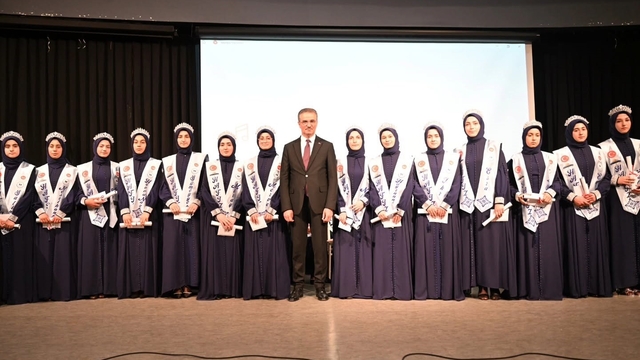 75 hafız öğrenci icazet belgesine kavuştu