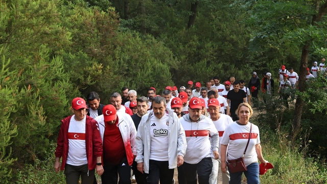 Milli Eğitim Bakanı Tekin, Sakarya'da 'Huzur ve kardeşlik' yürüyüşüne katıldı