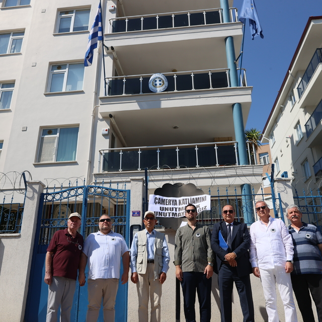 Yunanistan'ın Edirne Konsolosluğu önüne siyah çelenk bırakıldı