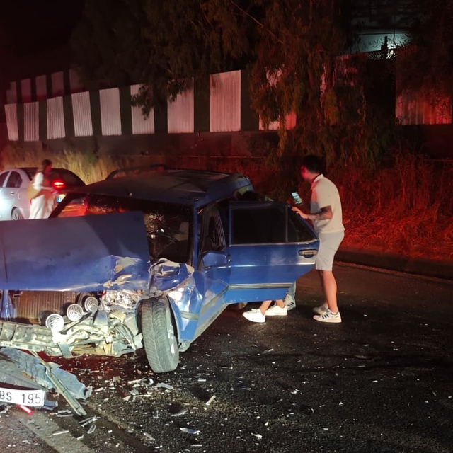 Manavgat'ta 3 araçlı zincirleme kaza: 1 yaralı