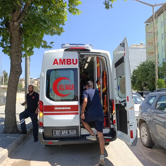 Motosikletin devrildiği kazada sürücü yaralandı