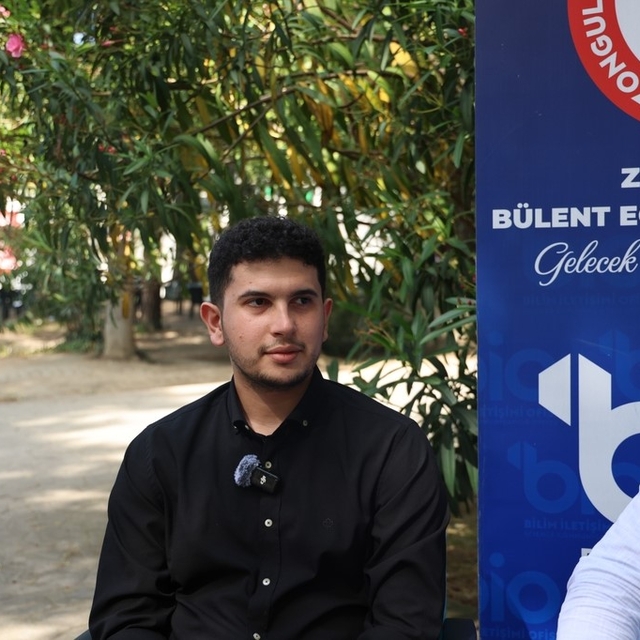 Bilim Kafe'de geleceğin meslekleri konuşuldu: Bilişim Güvenliği Uzmanlığı v...