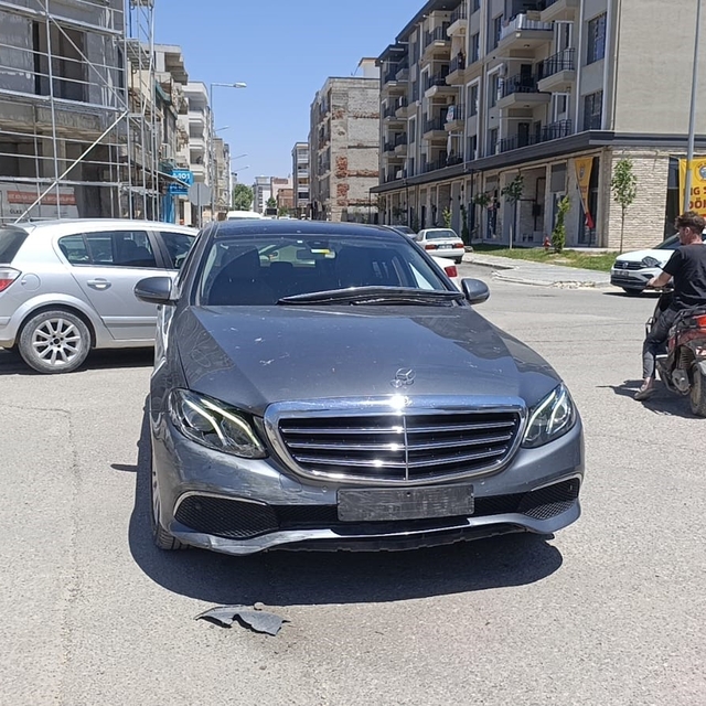 Motosiklet ile otomobil çarpıştı: 1 yaralı