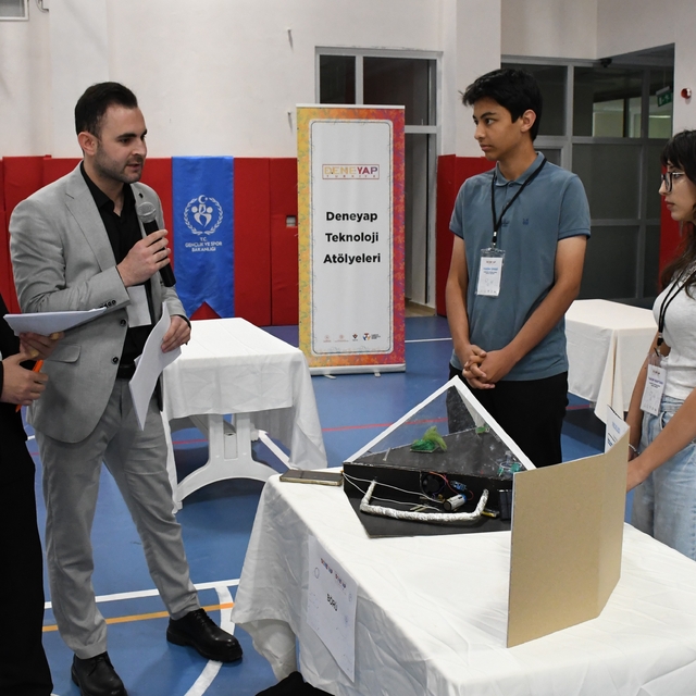 Yozgat'ta Deneyap atölyelerinde gençler projelerini tanıttı